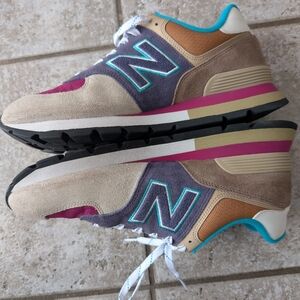 New Balance Multicolor Sneakers For Women's. Size 12 👋 Very Good Condition